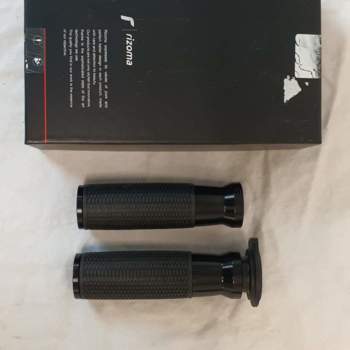 Poignées Rizoma neuves/ CBR1000RR/ Africa twin